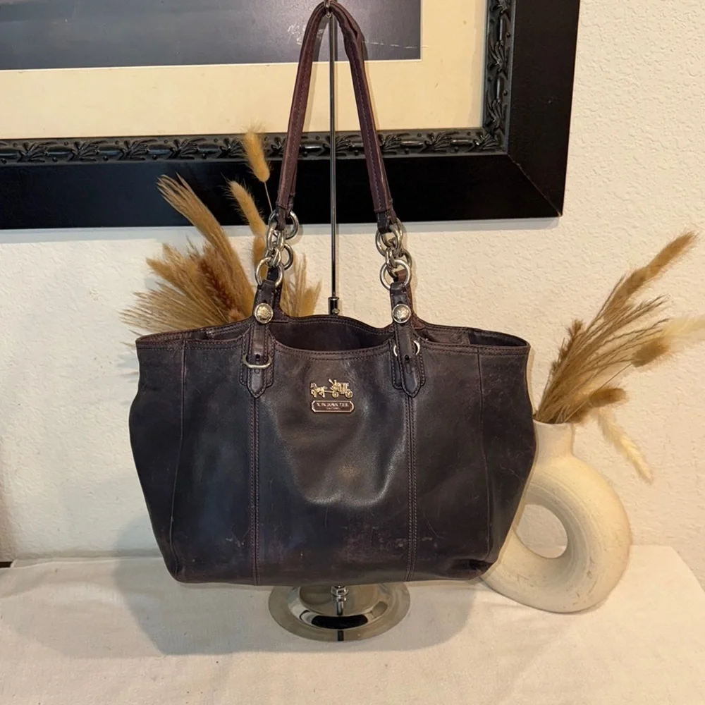 Authentic Coach Edie Shoulder Leather Bag - Picture 3 of 10